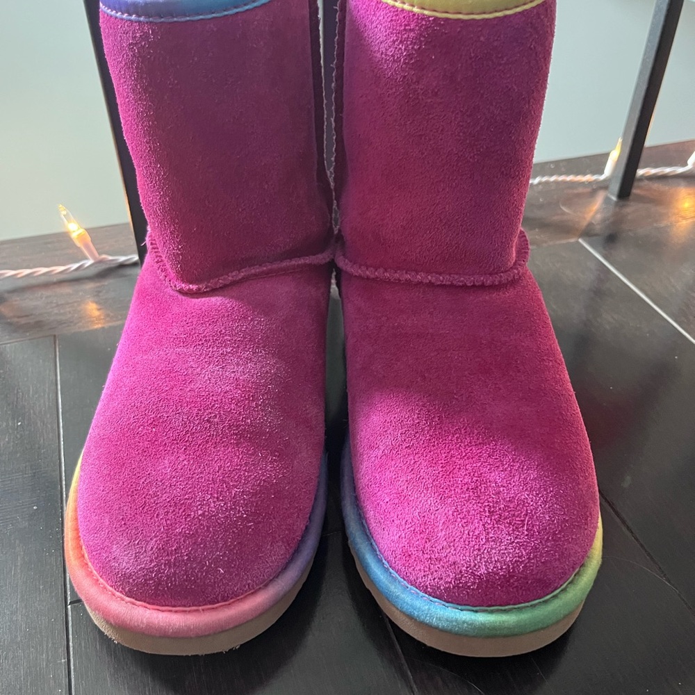 Ugg Size 5 - Picture 5 of 6